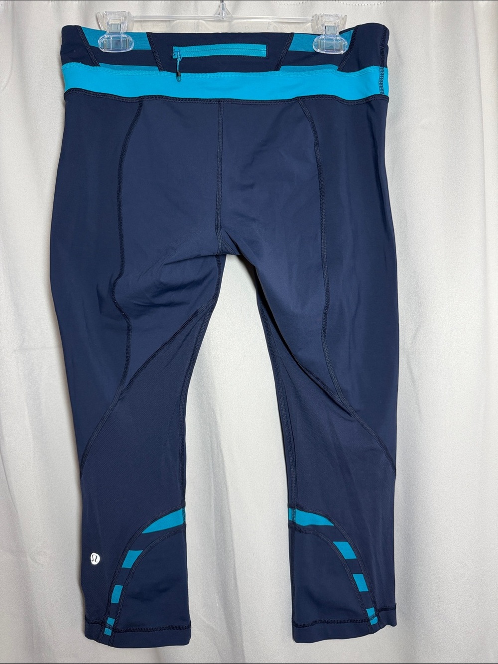 Lululemon Run Inspire Crop II Inkwell Quilt Winter Stripe Capri Leggings Size 10